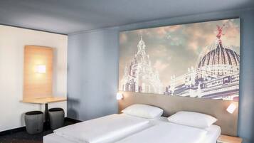 Doppelzimmer | Verdunkelungsvorhänge, schallisolierte Zimmer, kostenloses WLAN