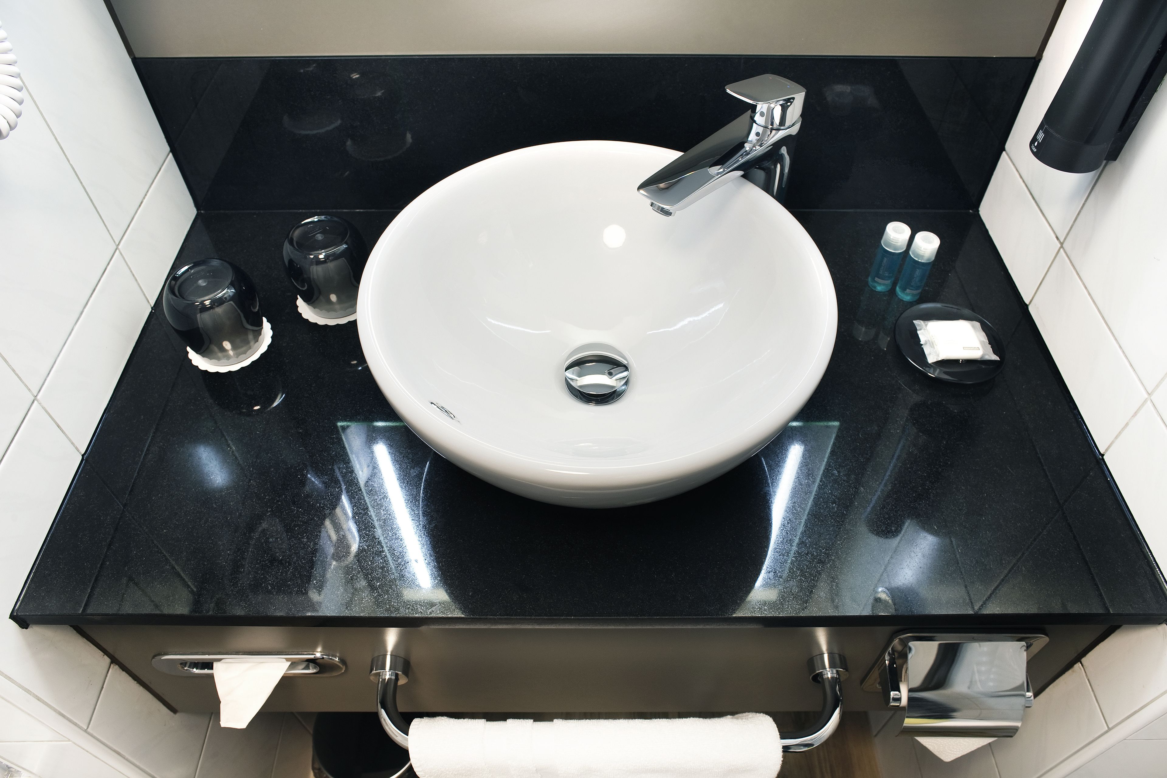 standard room | bathroom | shower, towels, soap, shampoo