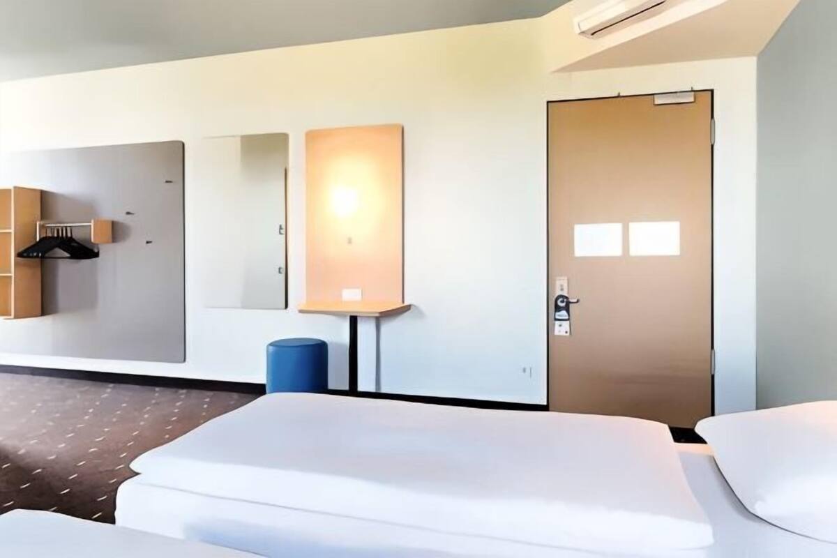 Rideaux occultants, chambres insonorisées, Wi-Fi gratuit, draps fournis