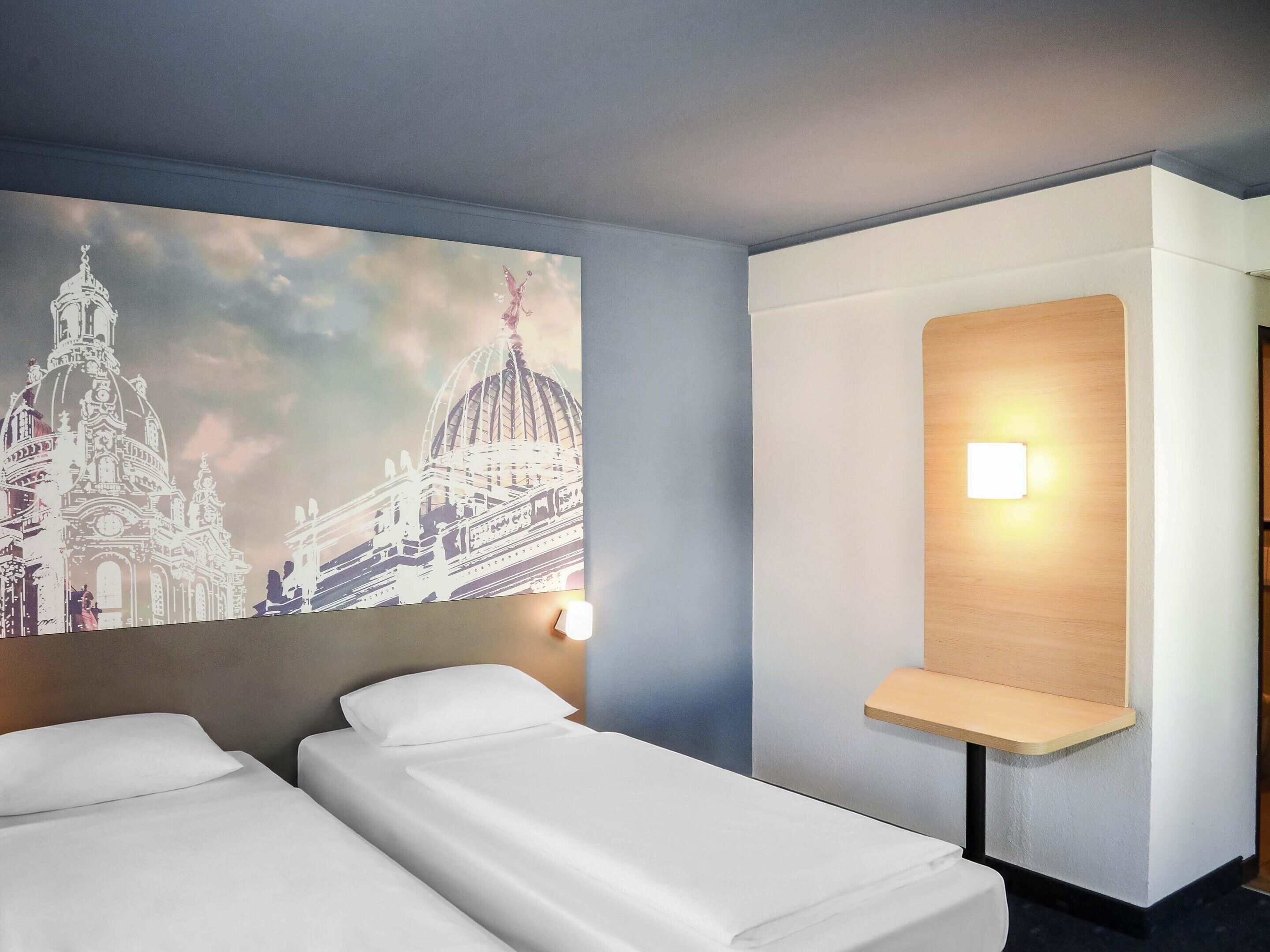 Twin Room | Blackout drapes, soundproofing, free WiFi, bed sheets