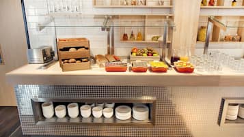 Daily buffet breakfast (EUR 13.9 per person)