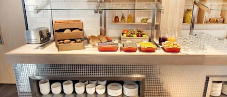 Daily buffet breakfast (EUR 13.9 per person)