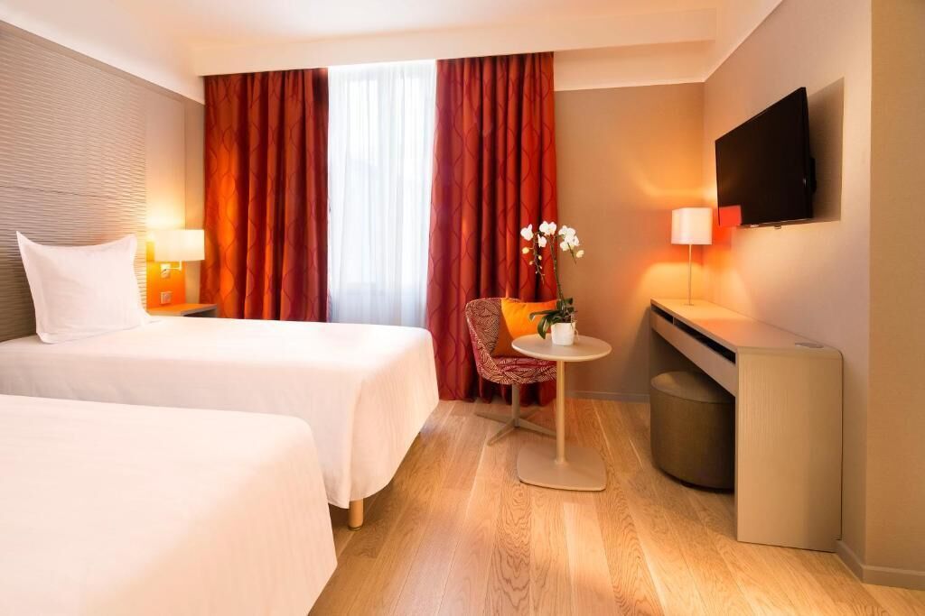 Premium bedding, in-room safe, individually decorated, desk
