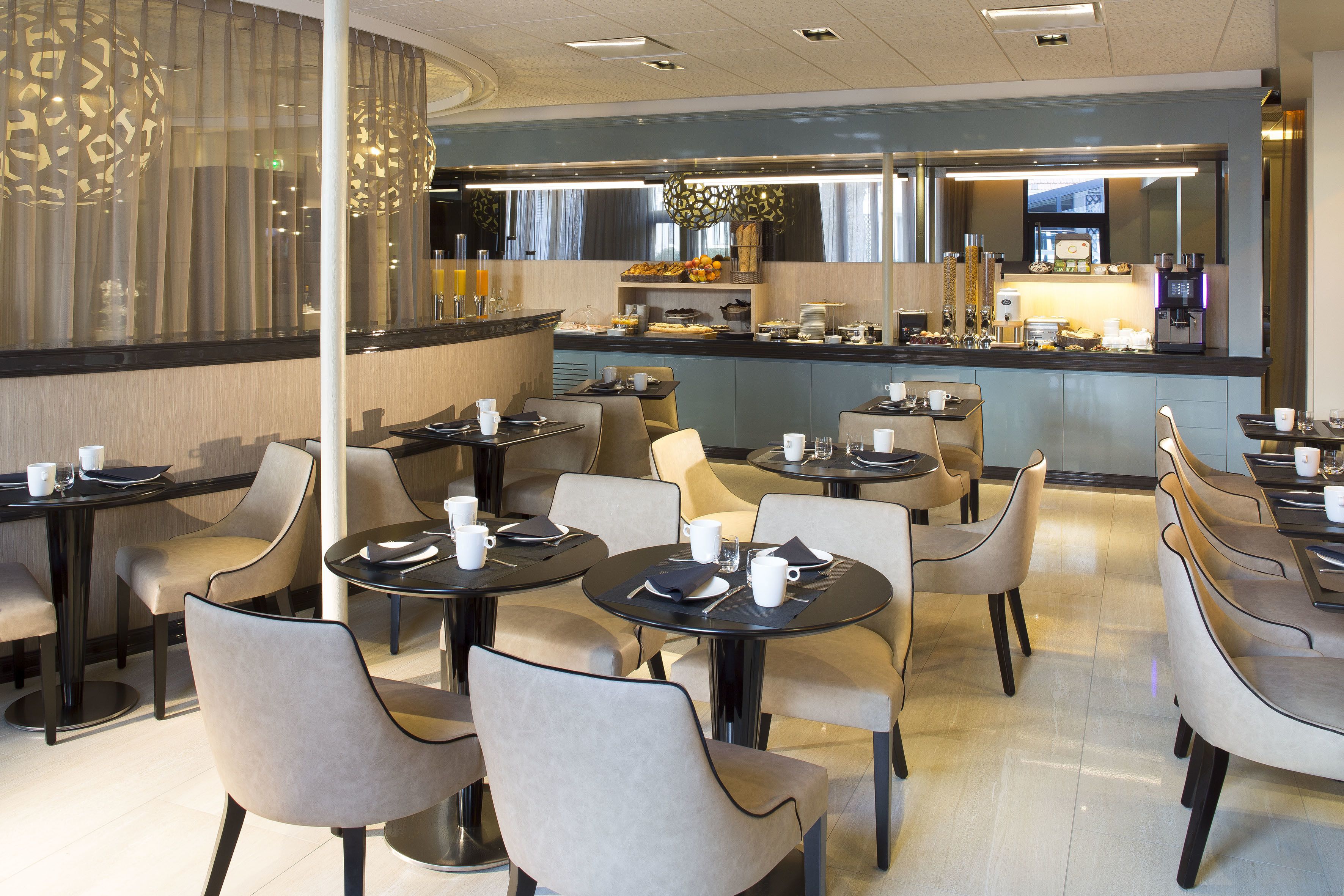 매일 뷔페 아침 식사(1인당 EUR 22)