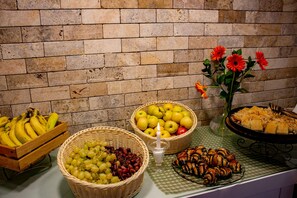 2 restauranter: frokost, lunsj og middag serveres