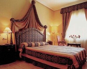 Coffres-forts dans les chambres, bureau, chambres insonorisées