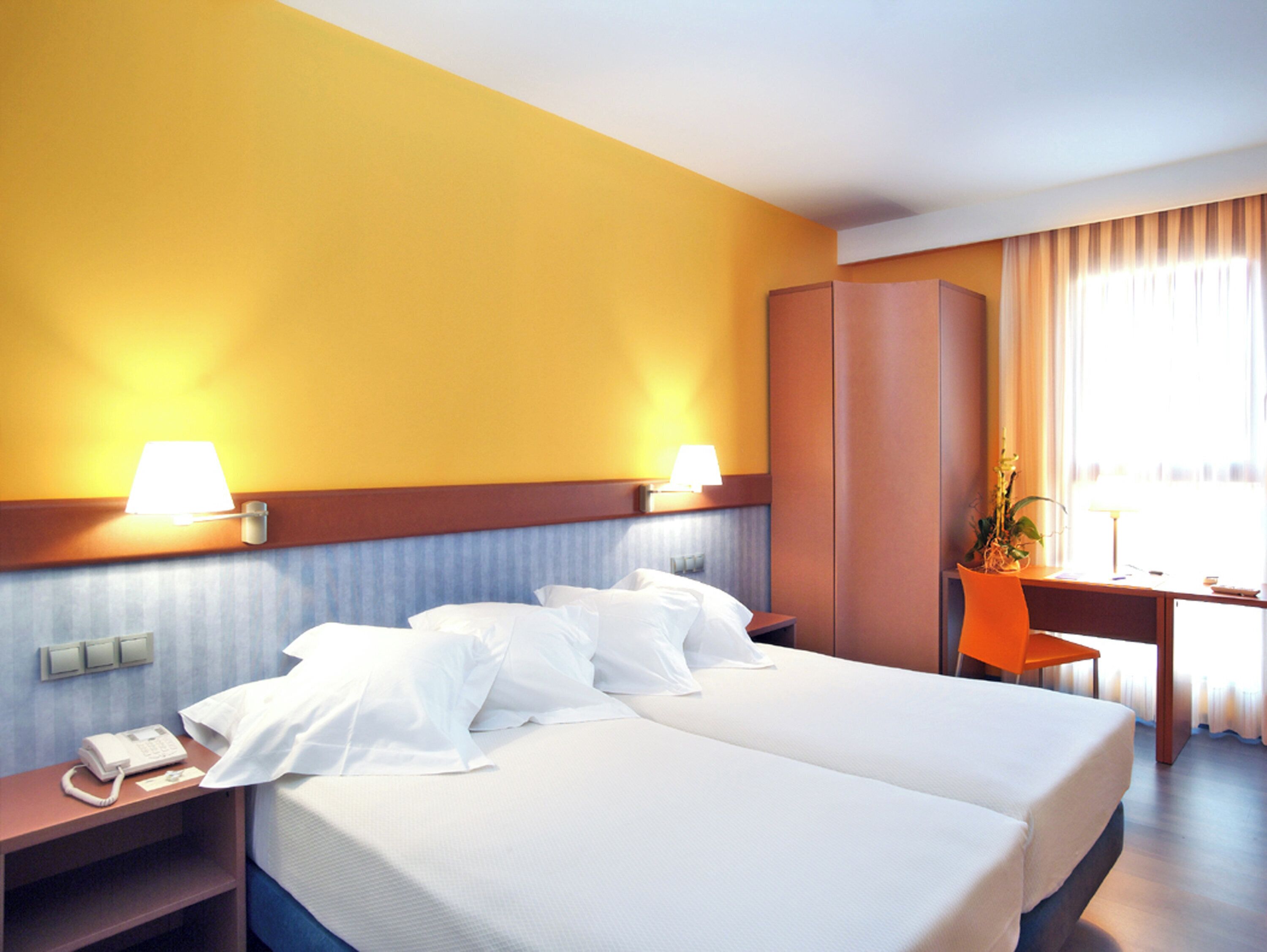 In-room safe, desk, soundproofing, free WiFi