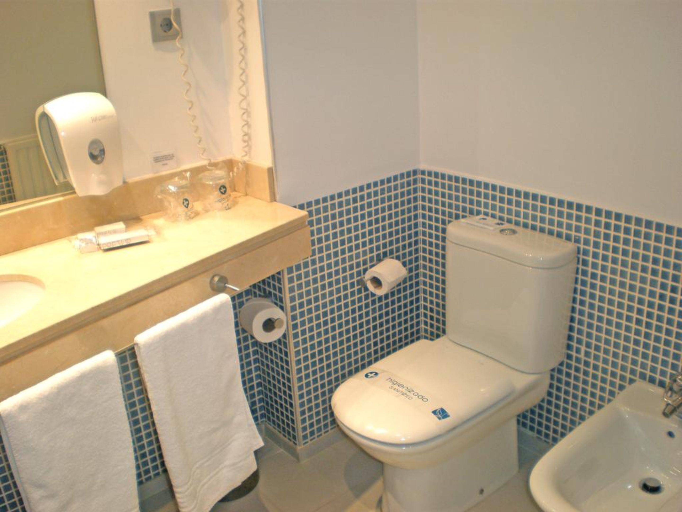 single room | in-room safe, desk, soundproofing, free cots/infant beds