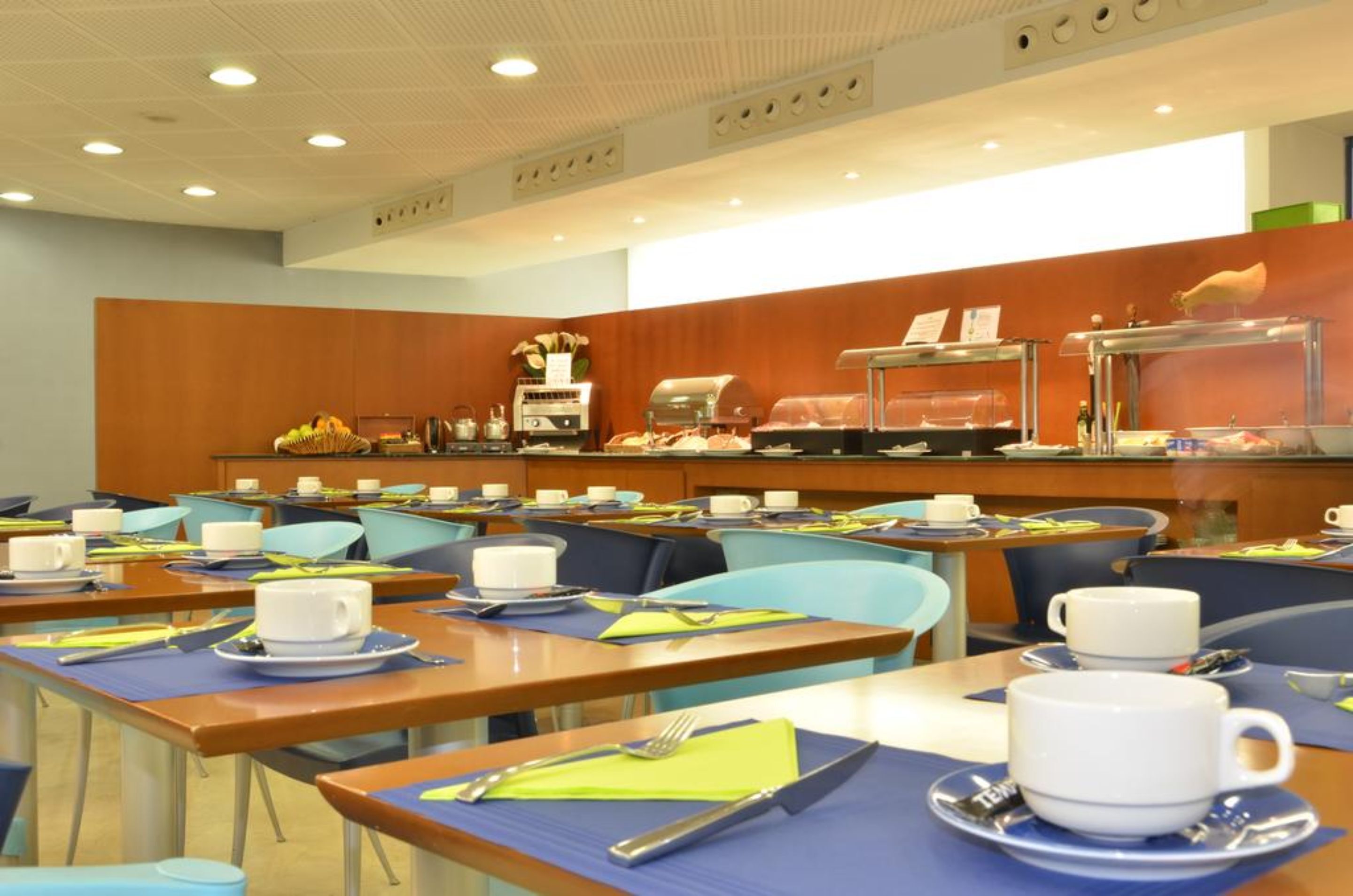 daily buffet breakfast (eur 9 per person)