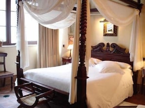 Superior Room | Minibar, in-room safe, free cribs/infant beds, rollaway beds - Huerta Honda (Zafra)