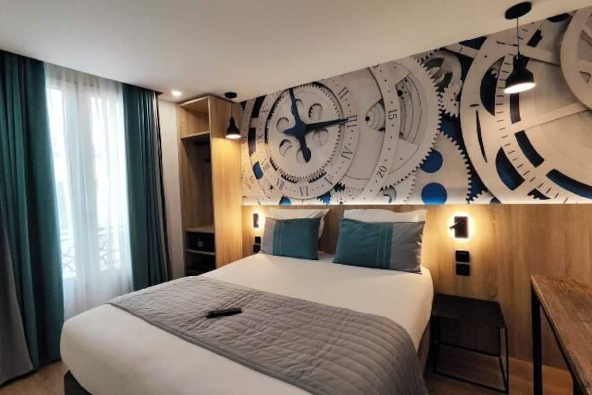 Peralatan tempat tidur premium, peti besi dalam bilik