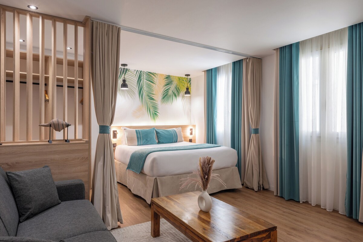 Suite | Premium bedding, minibar, in-room safe, desk