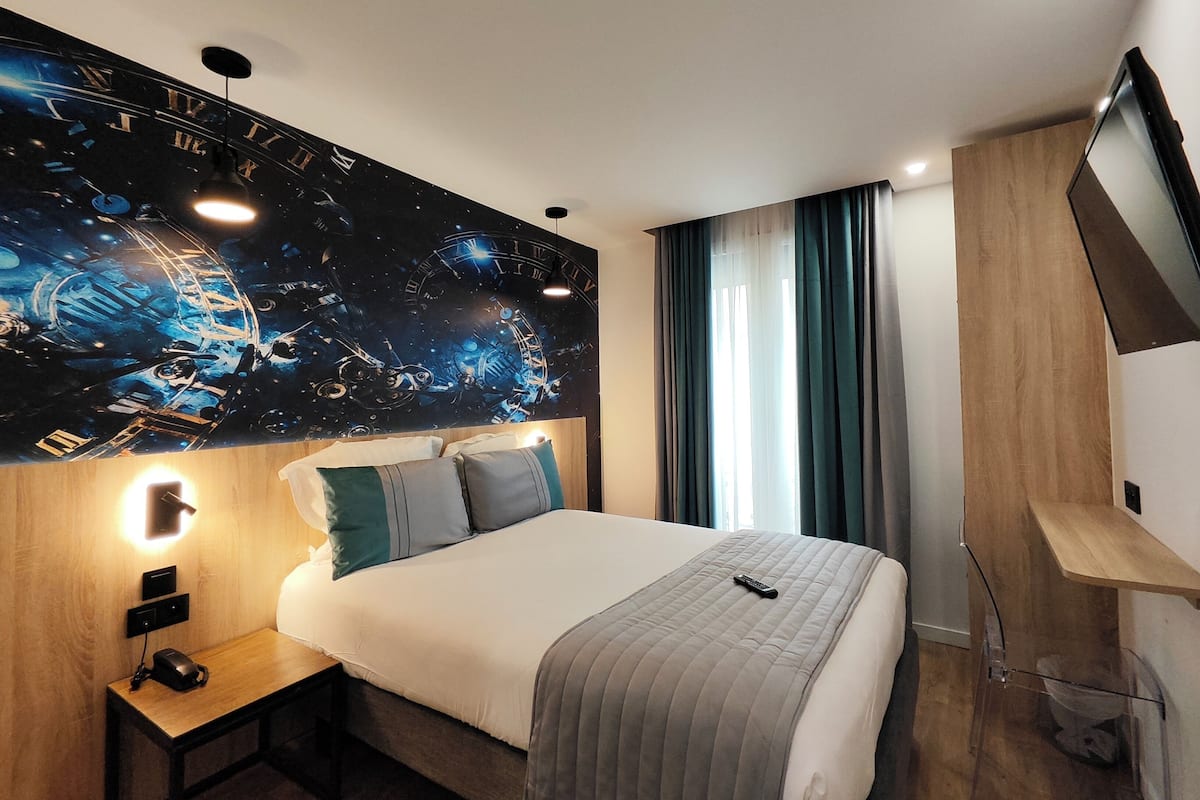 Double Room | Premium bedding, in-room safe, desk, blackout drapes