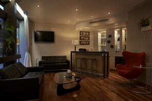 Bar lounge