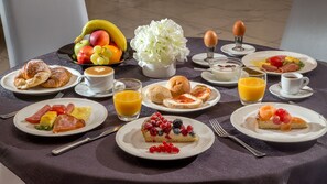 Breakfast and dinner served - Hotel Cristoforo Colombo (Rome)