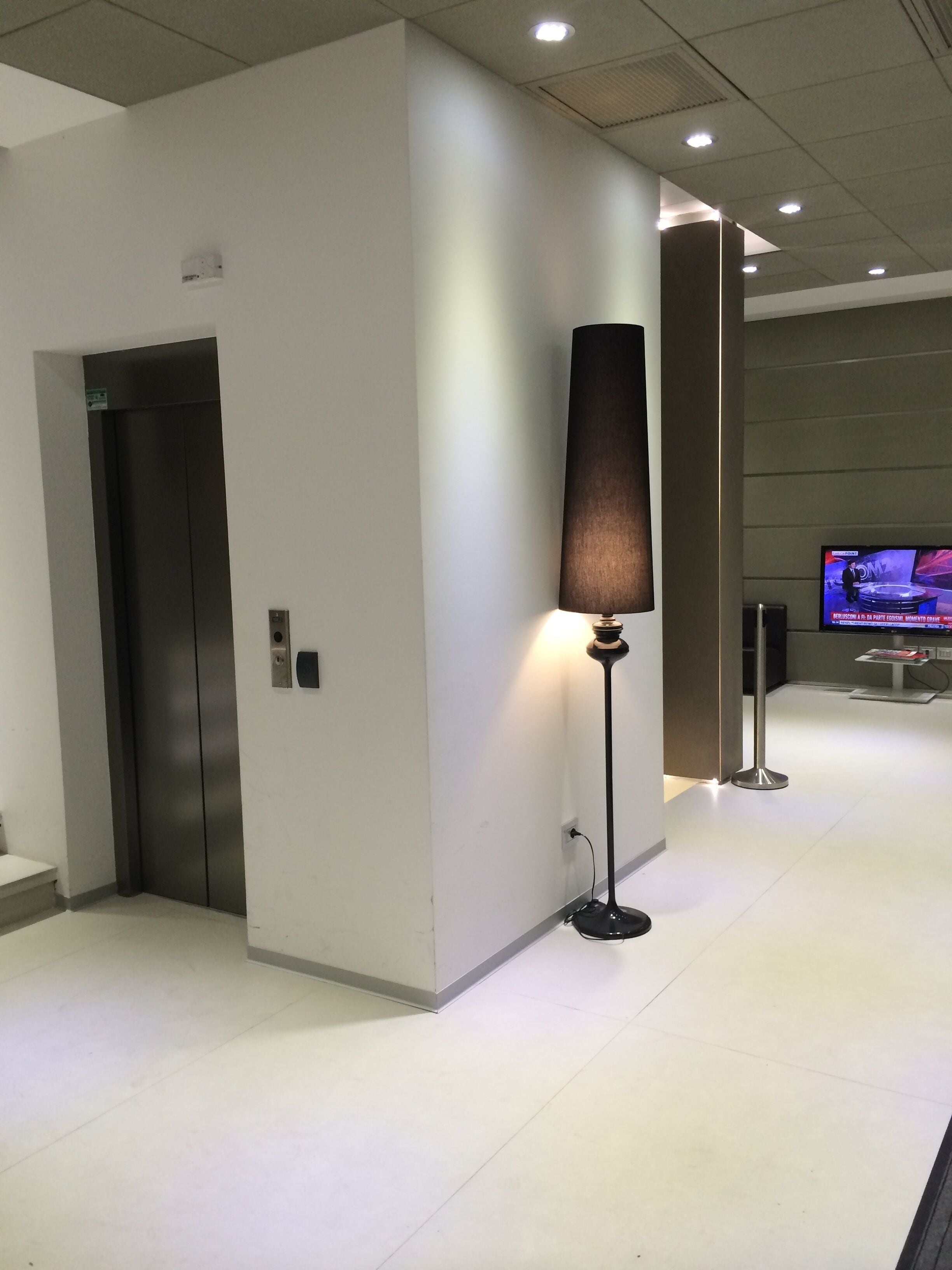 Tägliches Frühstücksbuffet (10 EUR pro Person)