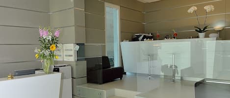 Bar lounge