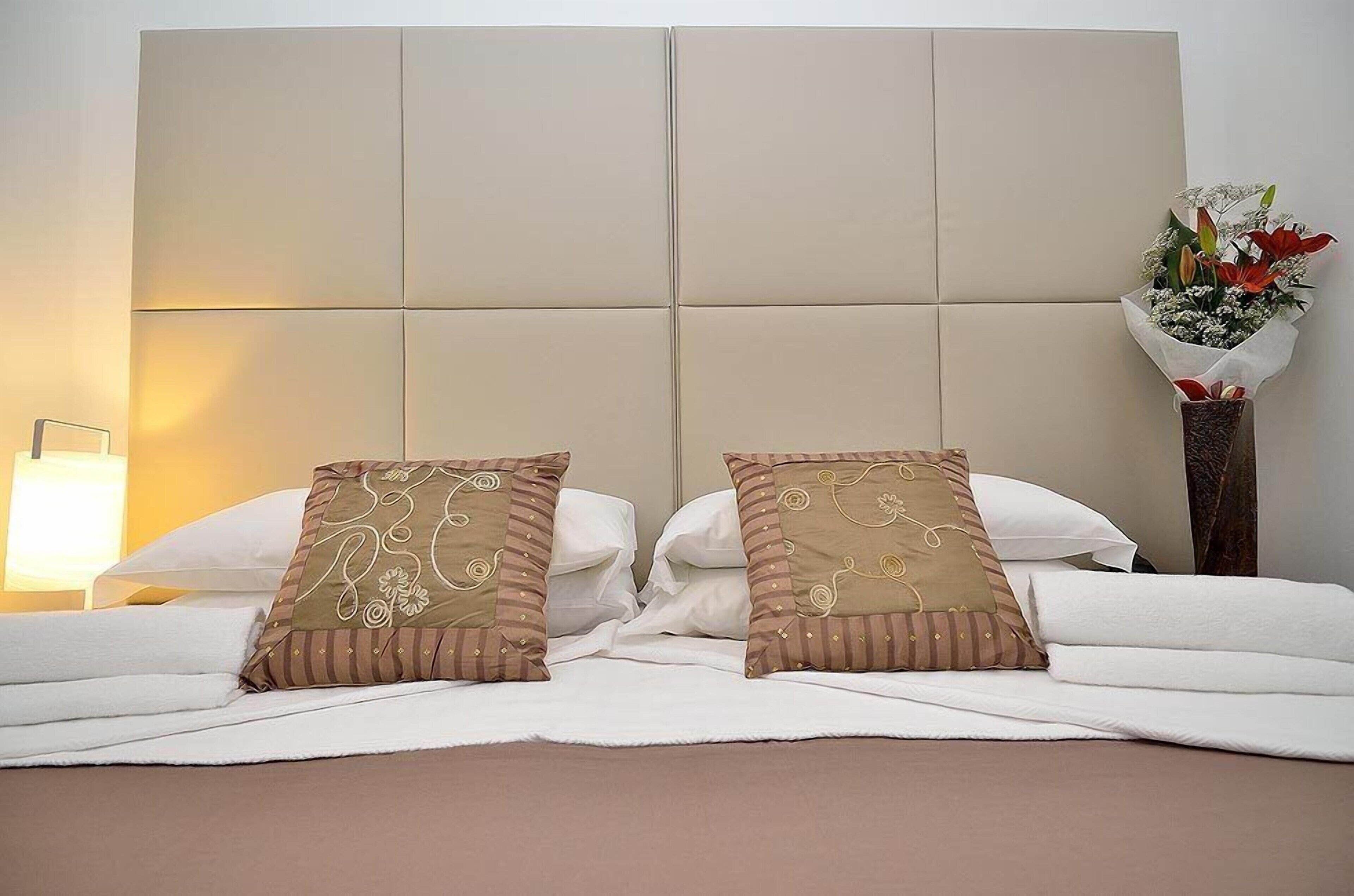 Free cribs/infant beds, free WiFi, bed sheets