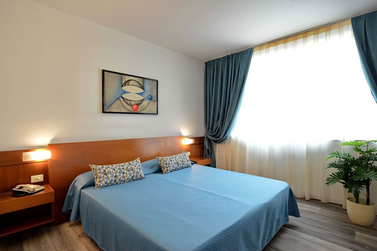 Minibar, in-room safe, desk, blackout curtains