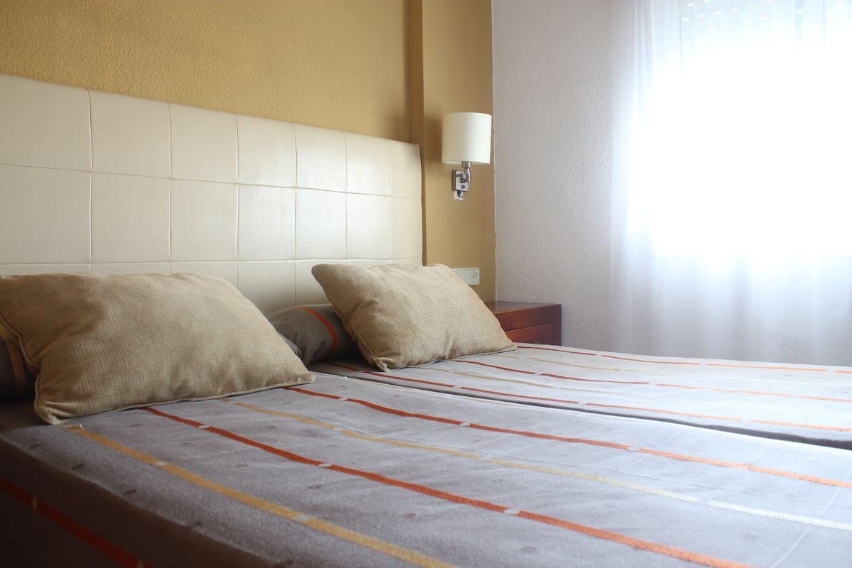 Minibar, in-room safe, desk, iron/ironing board