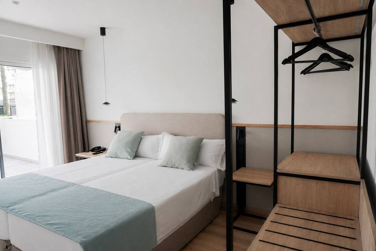 Minibar, in-room safe, desk, iron/ironing board (on request)