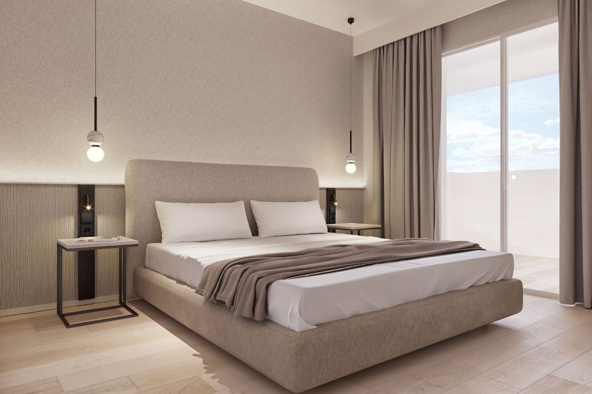 Minibaari, tallelokero huoneessa, työpöytä, silitysrauta/-lauta