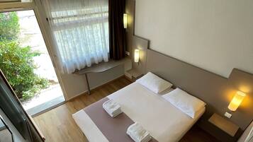 Bureau, espace de travail pour ordinateur portable