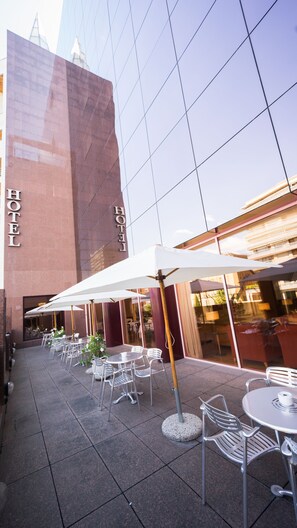 Porch - Hotel Carlton Rioja  (Logroño)