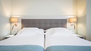Habitación estándar con 2 camas individuales | Minibar, sistema de insonorización, wifi gratis y ropa de cama