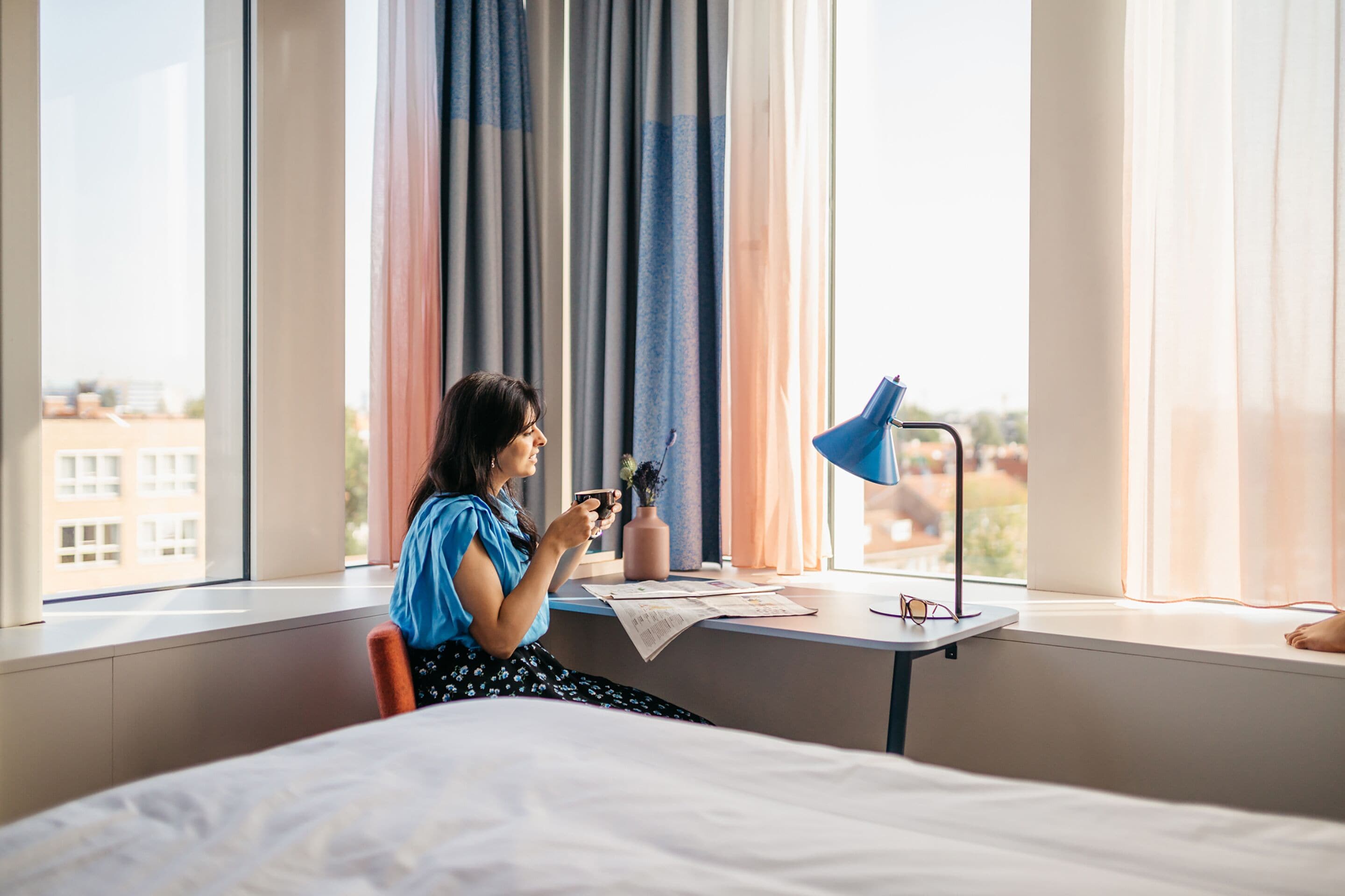 standard room, 1 king bed | in-room safe, desk, laptop workspace, blackout curtains