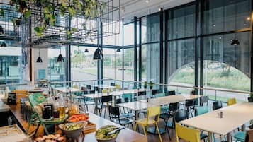 Frühstück, Mittagessen und Abendessen