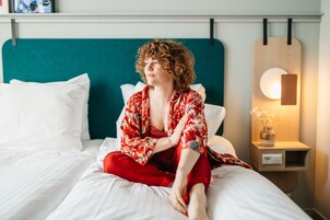 Caja de seguridad en la habitación y escritorio 