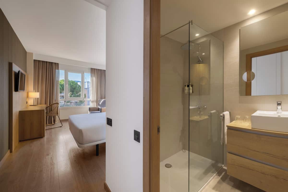In-room safe, desk, blackout curtains, soundproofing