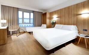 In-room safe, desk, blackout curtains, soundproofing - Hotel SB Corona Tortosa (Tortosa)