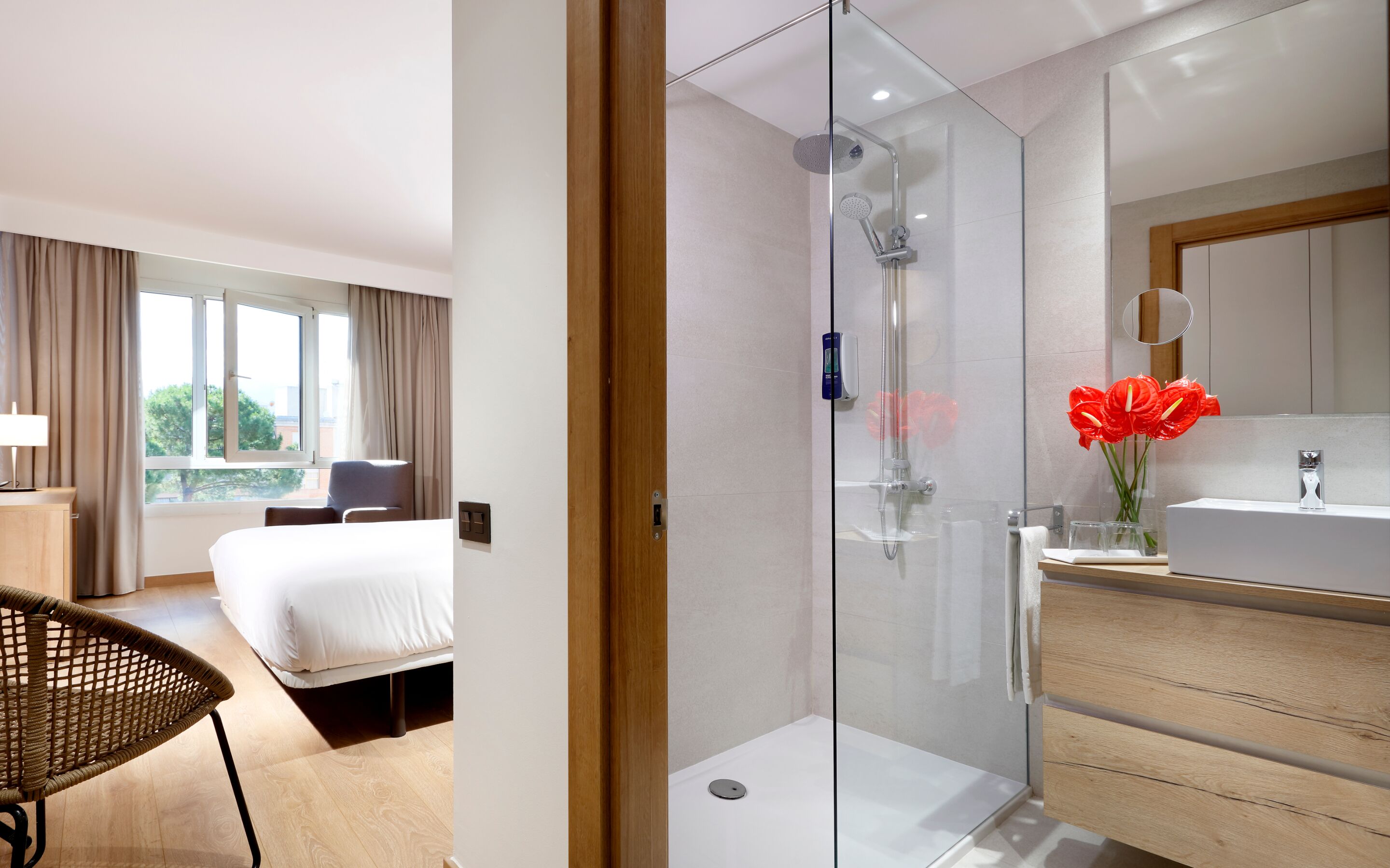 1 bedroom, in-room safe, desk, blackout curtains