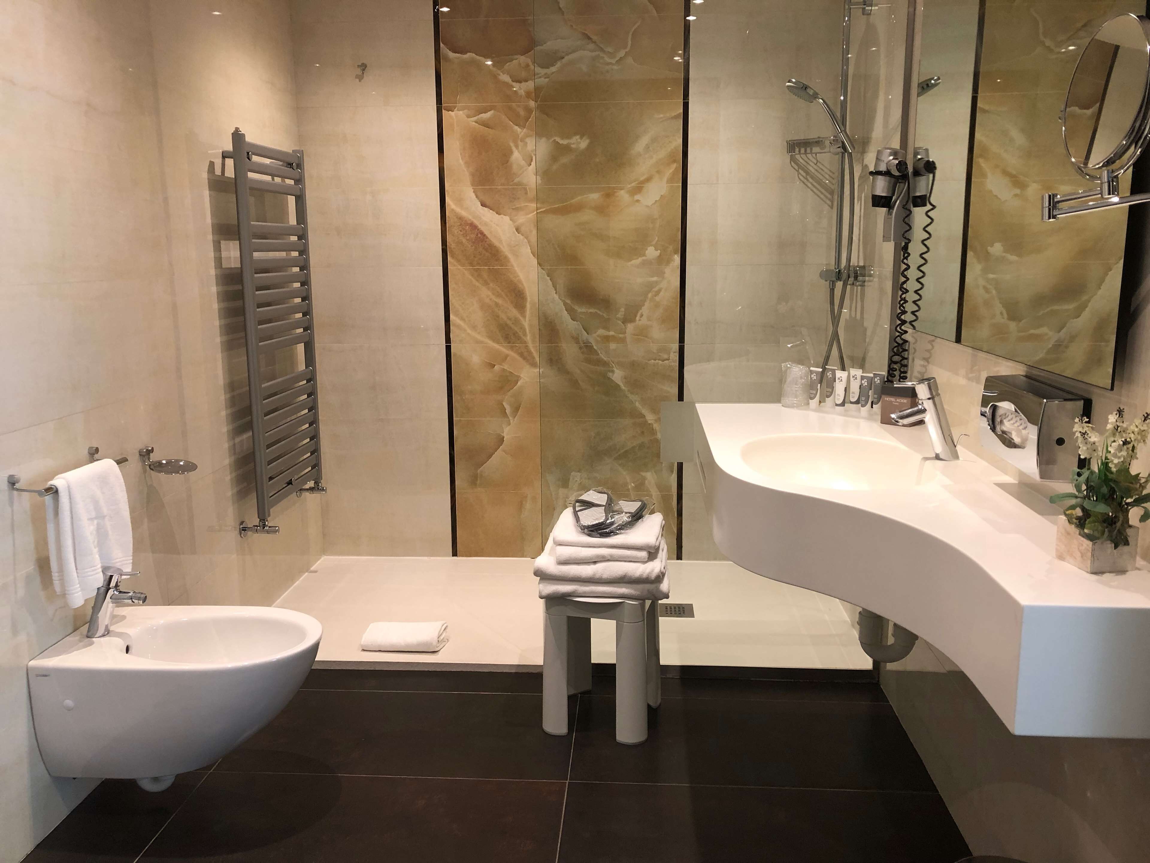 rainfall showerhead, free toiletries, hair dryer, bidet