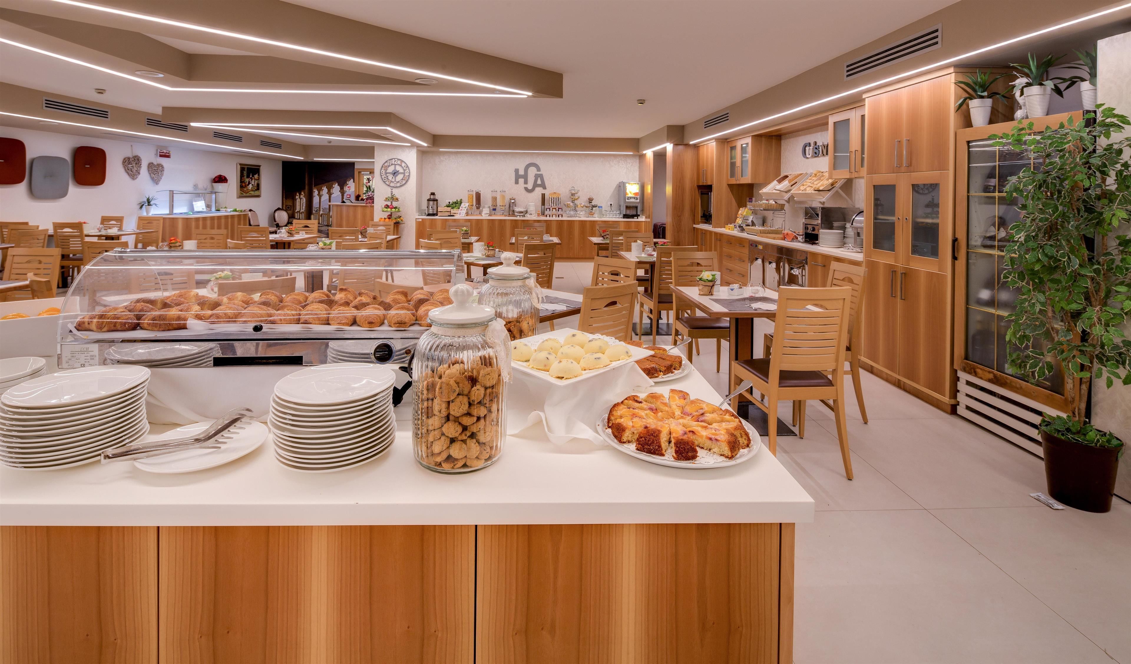 Dagelijks ontbijtbuffet (EUR 10 per persoon)