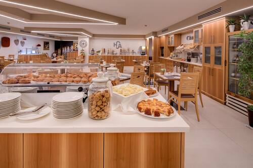 Colazione a buffet a pagamento, servita tutte le mattine