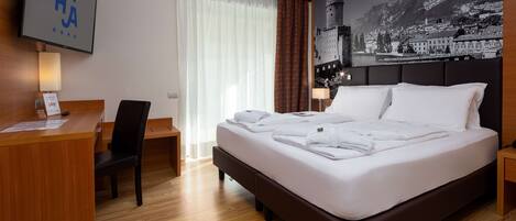 Suite, 1 cama de matrimonio grande con sofá cama (Spa access) | Ropa de cama de alta calidad, edredones de plumas, minibar y caja fuerte