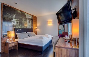 Junior Room, 1 King Bed with Sofa bed (Spa access)