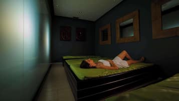 Ruang perawatan pasangan, sauna, hot tub, dan ruang uap