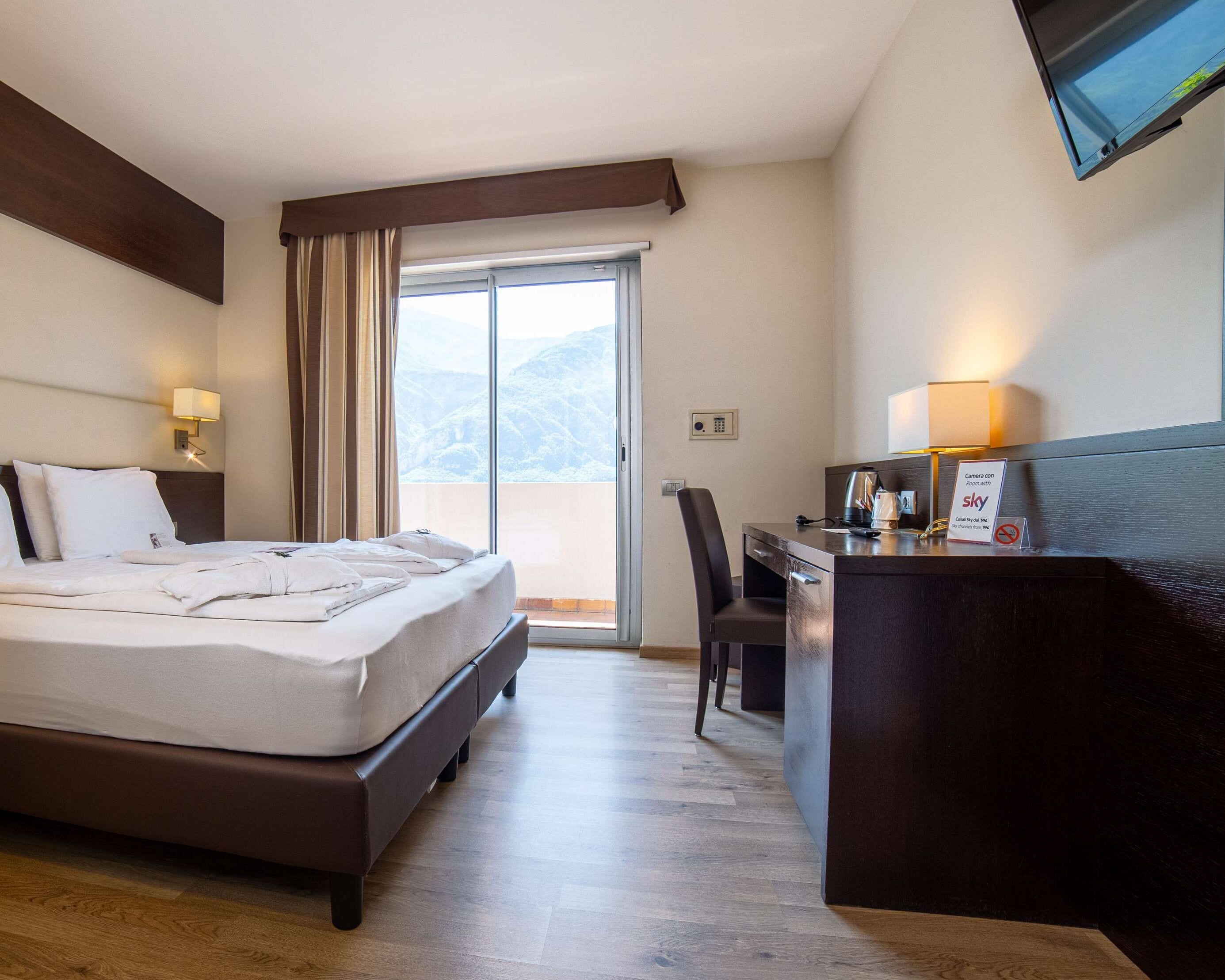 Chambre Exécutive, bain à remous, vue ville (Spa access) | Literie de qualité supérieure, couette en duvet d'oie, minibar