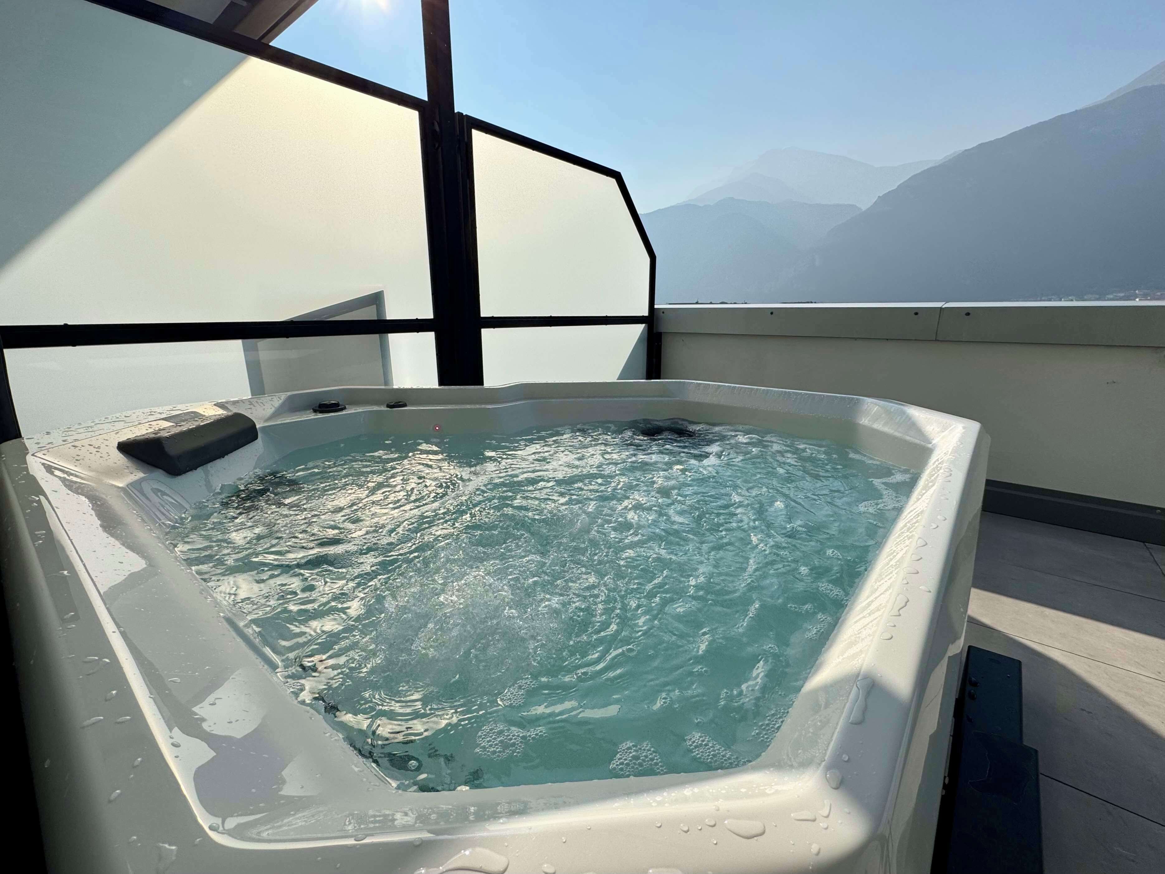 Private spa tub