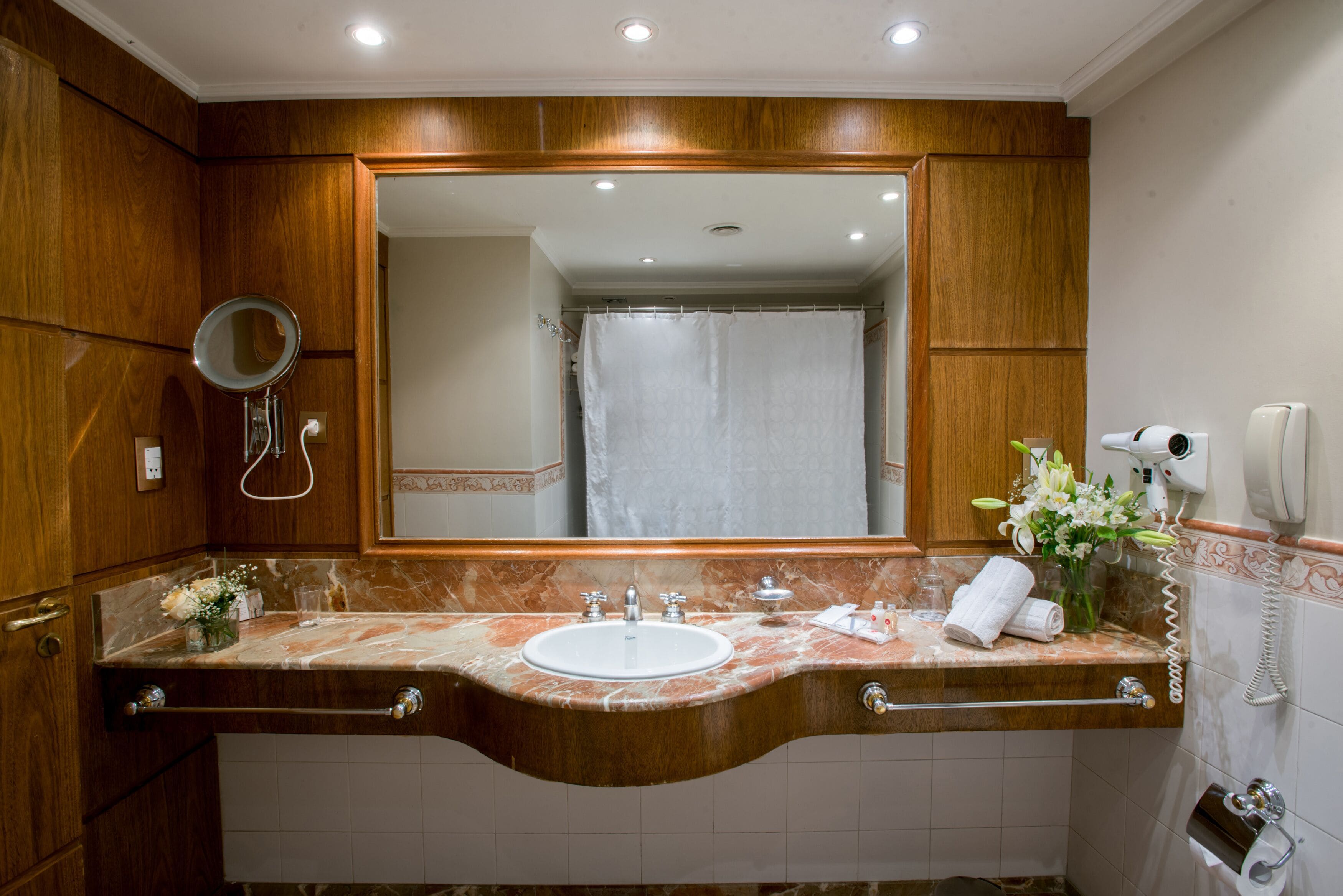 shower, rainfall showerhead, free toiletries, hair dryer