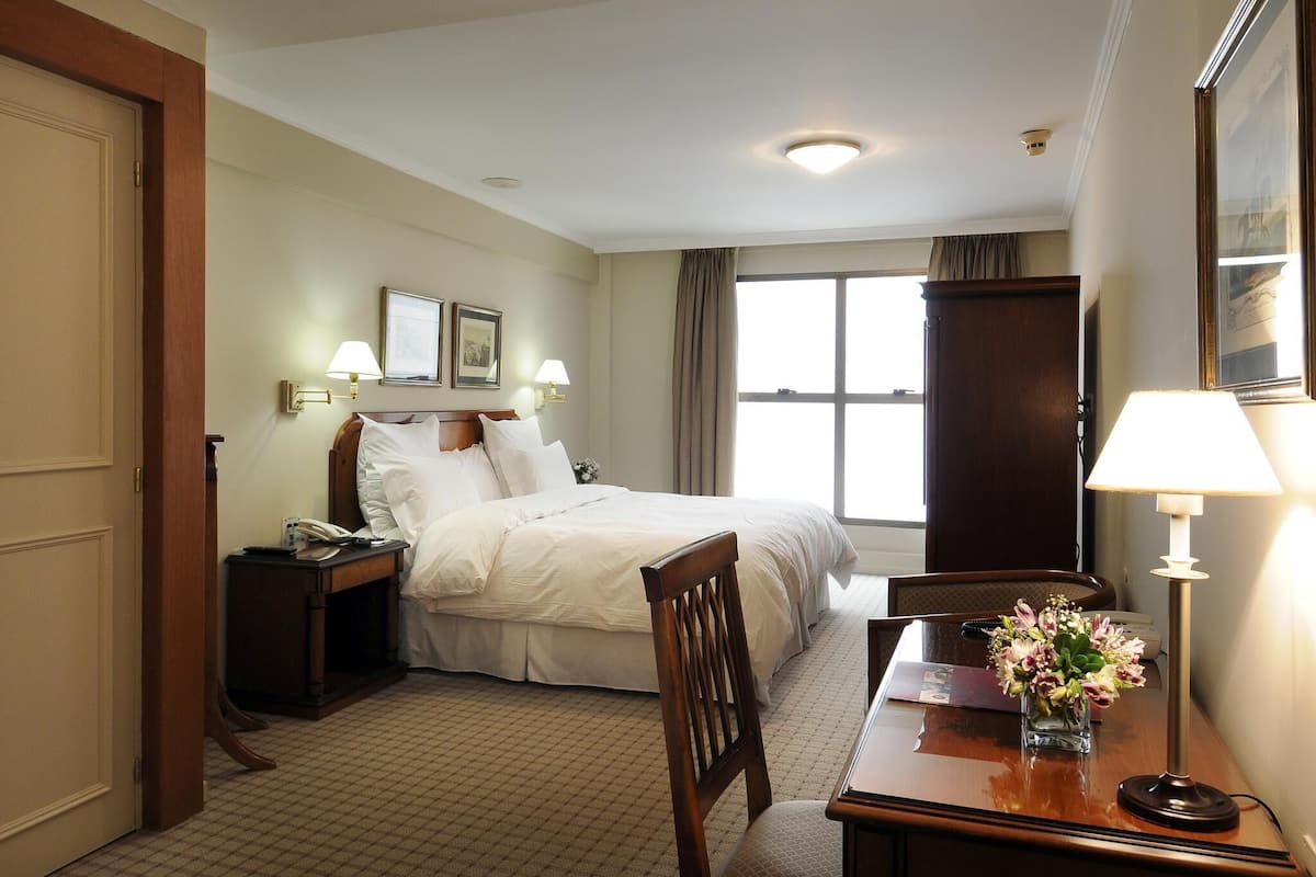 Ropa de cama de alta calidad, cubrecamas y colchones con pillow-top