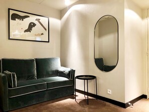 Premium Room, 1 King Bed with Sofa bed | 1 bedroom, premium bedding, minibar, in-room safe