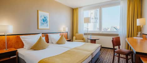 Standard Room, 1 Double Bed | Minibar, in-room safe, desk, iron/ironing board