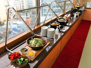 Se ofrece un desayuno japonés todos los días (por un coste adicional)