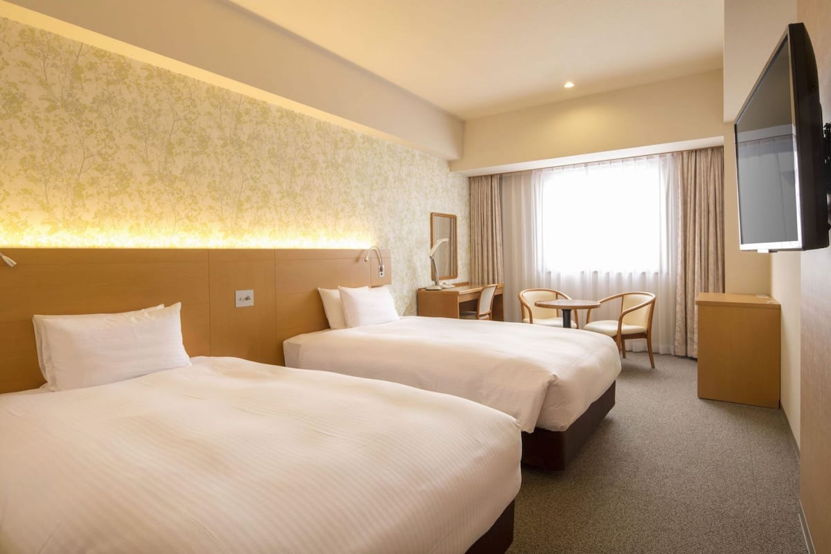 standard twin room, non smoking | desk, blackout curtains, free wifi, bed sheets