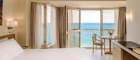 Premium bedding, minibar, in-room safe, desk